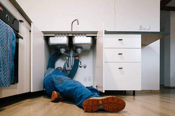 Professional Pipe Repair technician working in Bloomington, TX